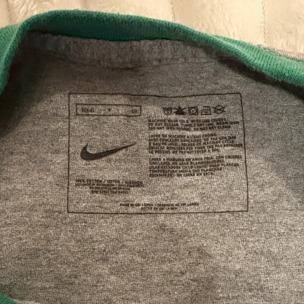 Nike Gray and Green Baseball Tee - Picture 4 of 5